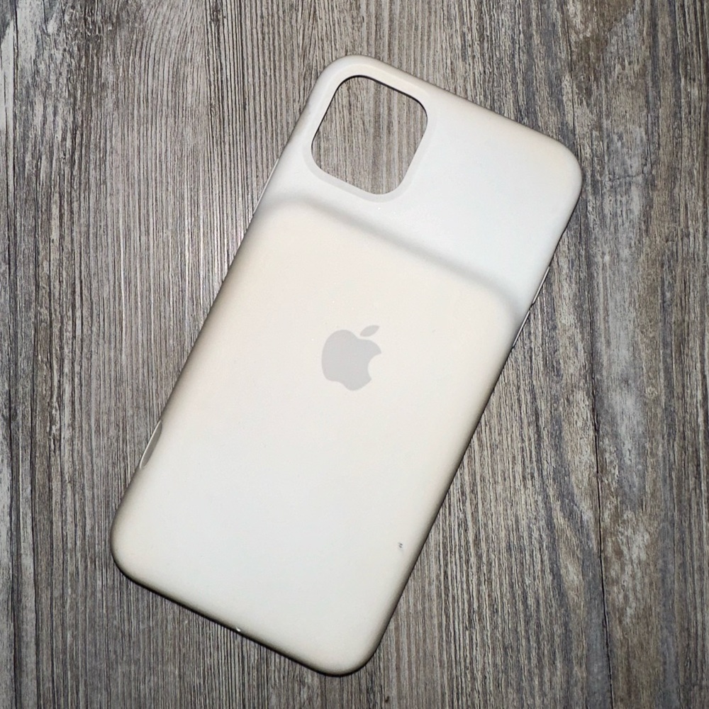 iPhone 11 Pro Max Apple charging case
